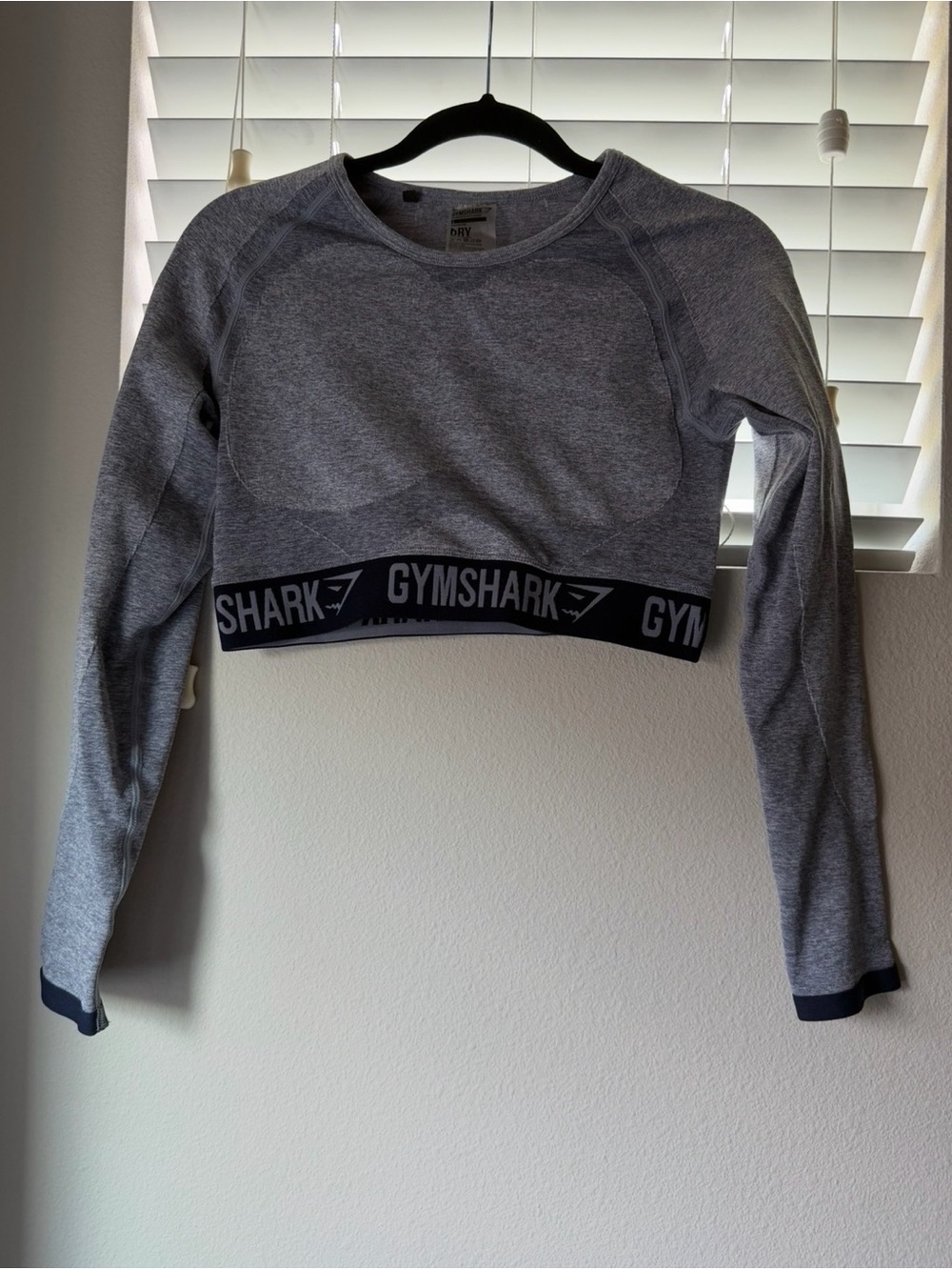 Gymshark Women's Flex Grey Long-Sleeve Crop Seamless Top - Large